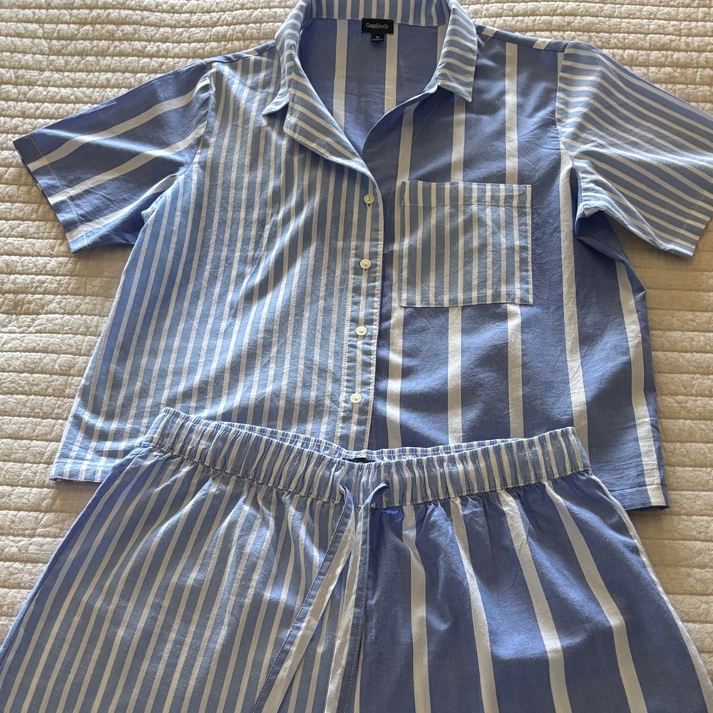 Ladies cotton shorty pajamas size M   $10